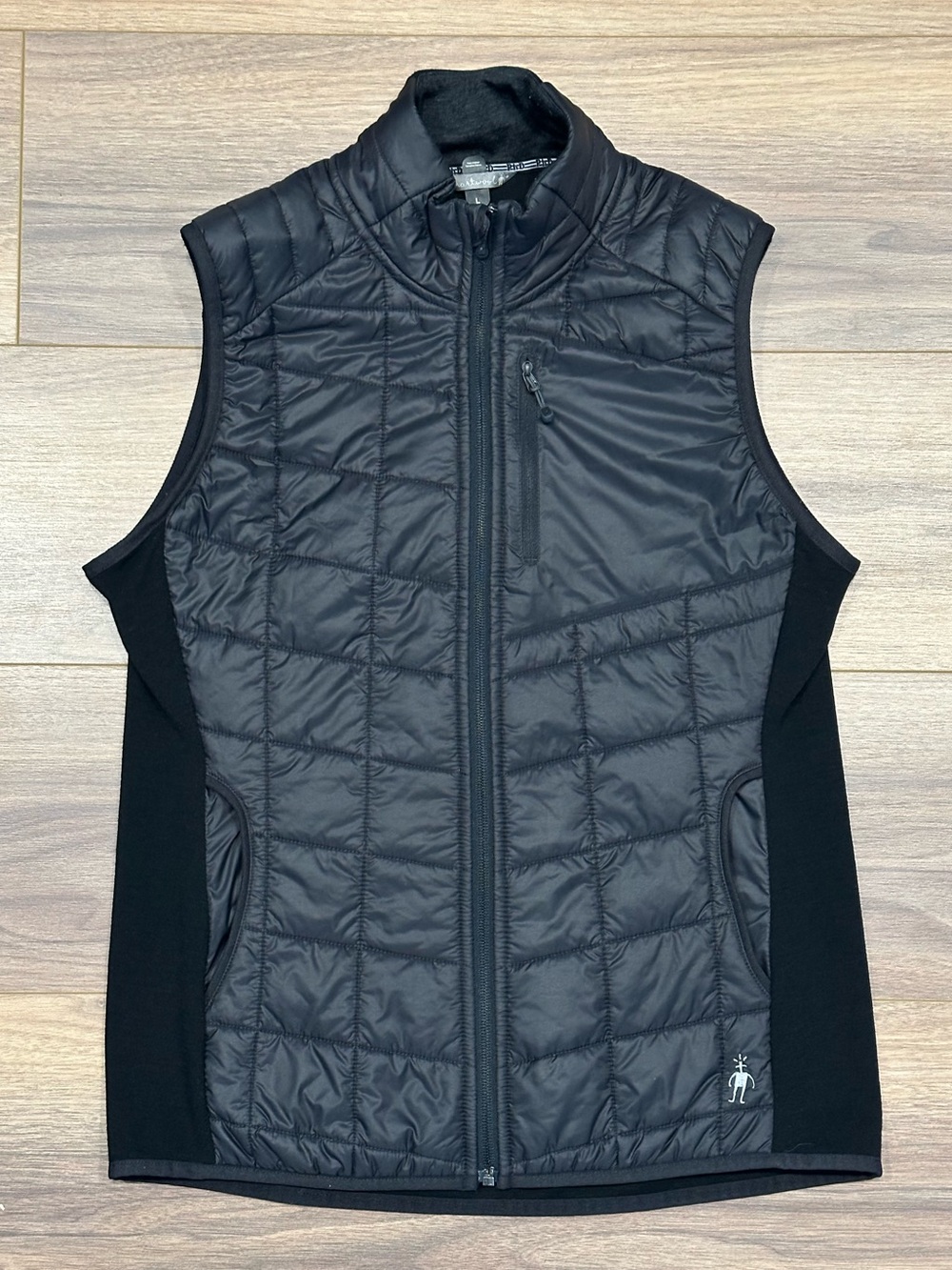 Smartwool Women’s PhD SmartLoft Divide Vest in Black Size Large